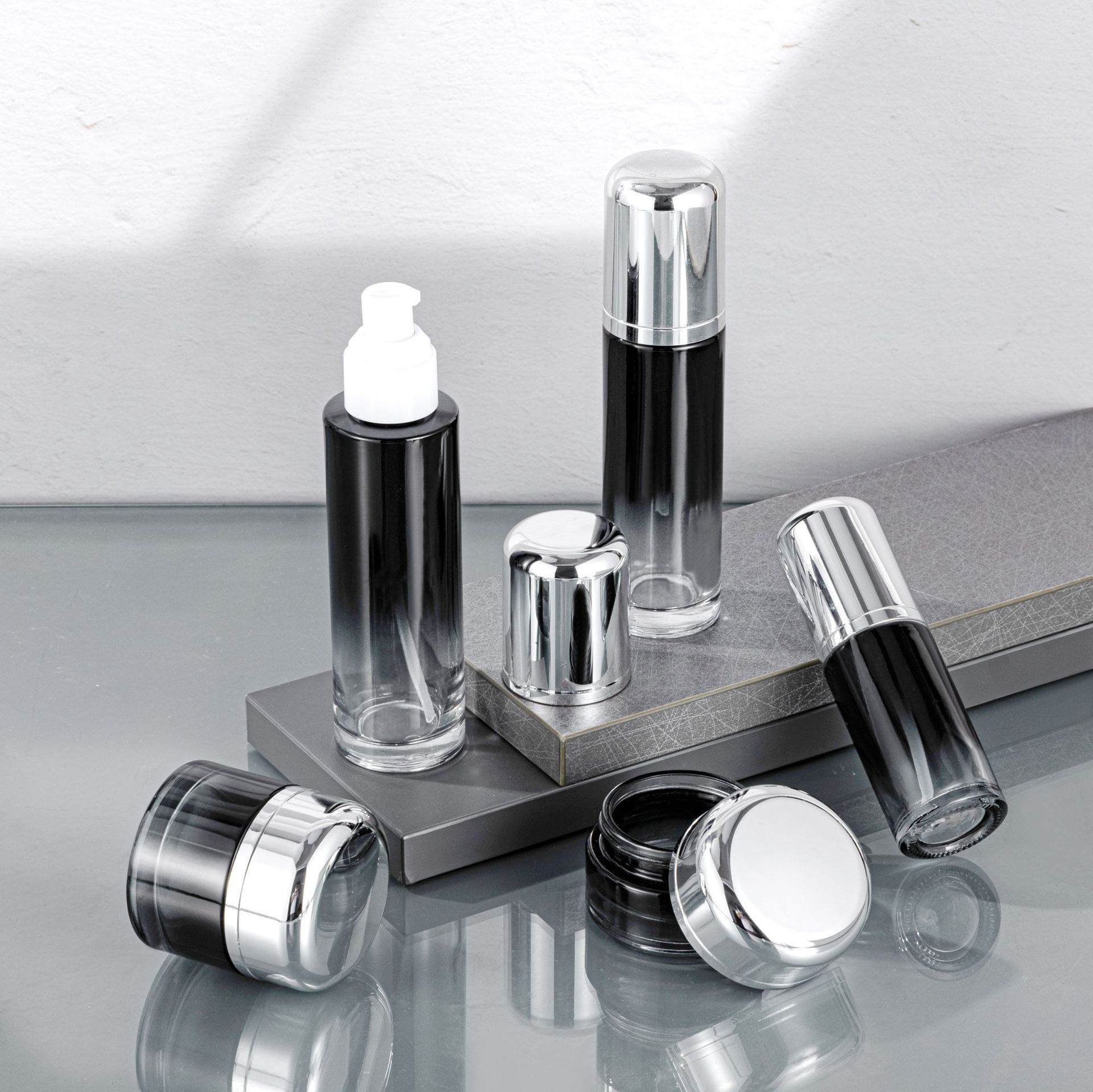 En stock loción de agua de fondo grueso 120m loción de cuidado de la piel conjunto botella cosmética botella de embalaje de vidrio 30g botella de crema verde