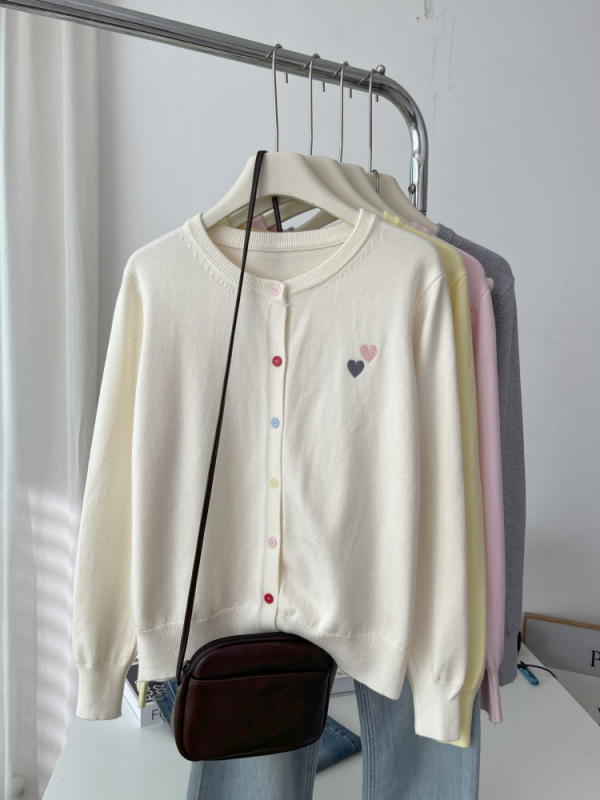 女性用の高級長袖ニットカーディガン、ファッショナブルな刺繍入り多用途セーター、シックなカラフルなボタントップ 6026|undefined