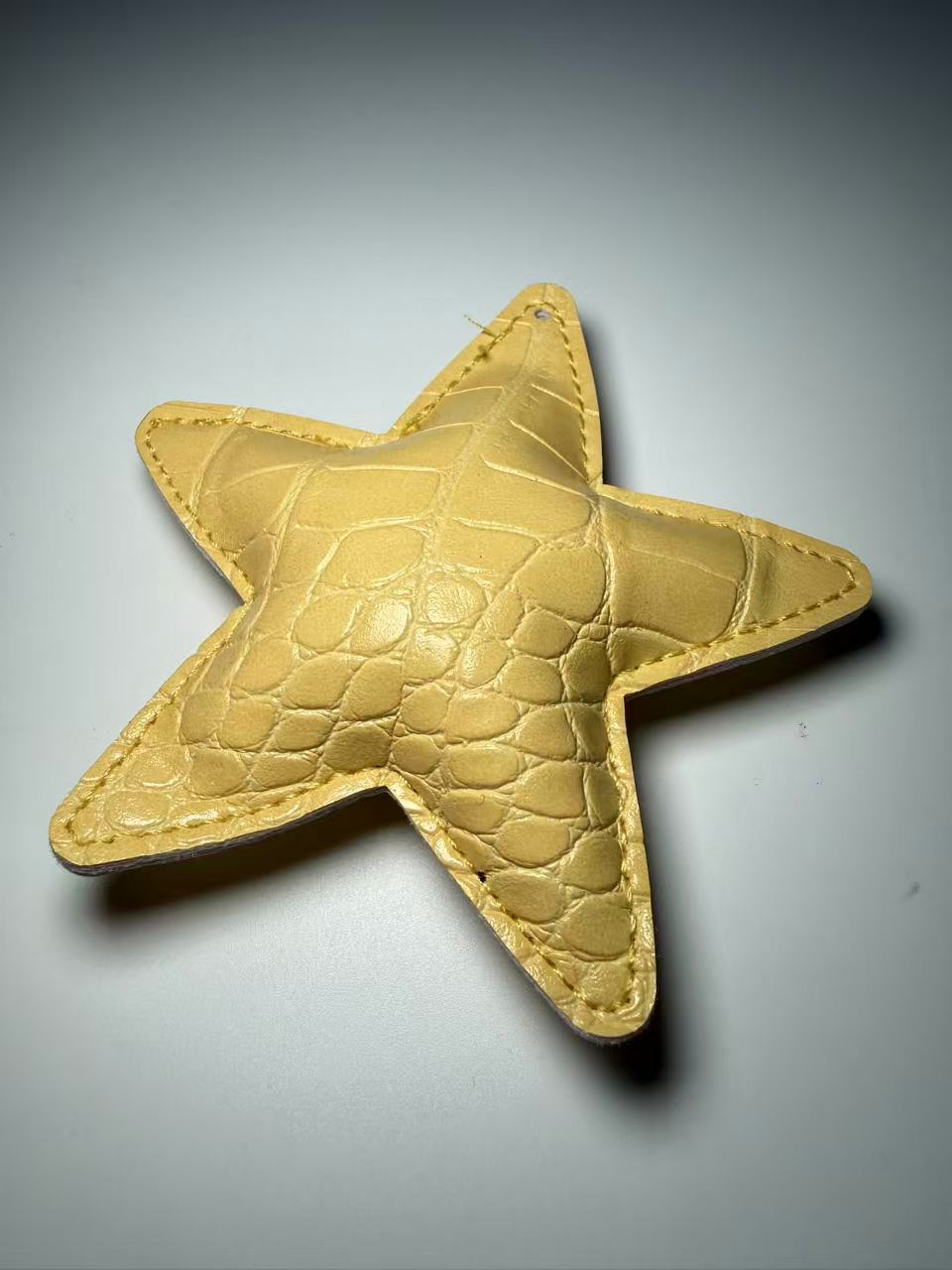 Nuevo color pu relleno de algodón bolsos colgantes diy accesorios estrellas exquisitas estrellas llaveros colgantes de cuero estrellas