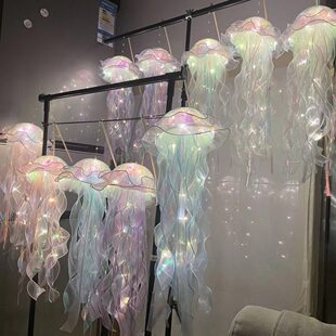 Xiaohongshu, the same finished jellyfish, push the stalls net red hand lantern girl room ornaments of other skewers