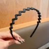 Small wavy headband