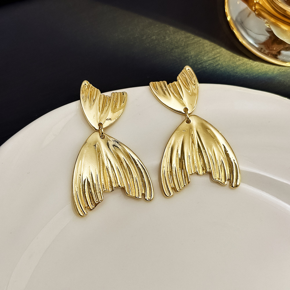 37# Fishtail Earrings