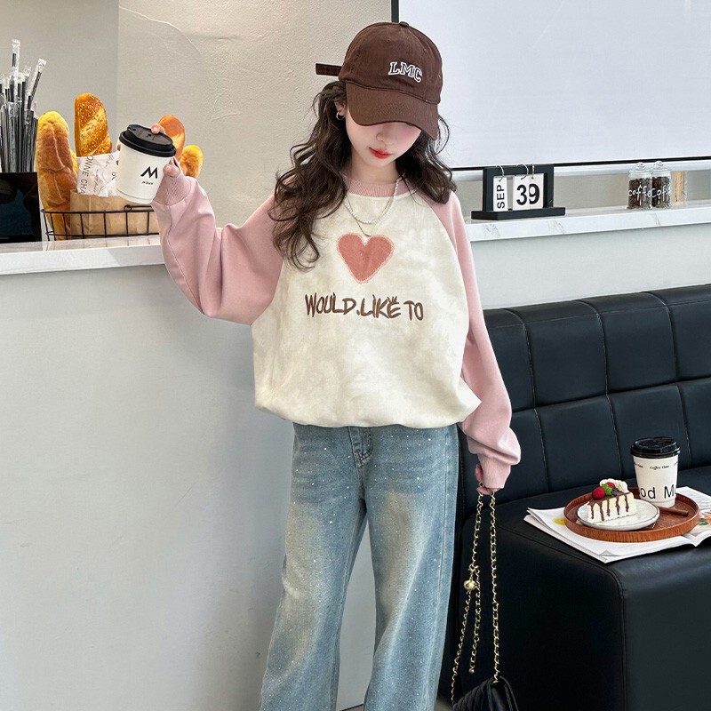 Girls' Sweatshirt Autumn and Winter 2025 New Stylish Loose Round Neck Top for Older Girls Children's Autumn Base Layer Clothing Girls' Sweatshirt Autumn and Winter 2025 New Stylish Loose Round Neck Top for Older Girls Children's Autumn Base Layer Clothing