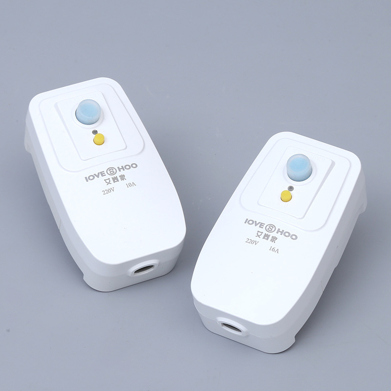 Leakage protection plug with 220V 10A electric heating tube for refrigerator, air conditioner, and water heater