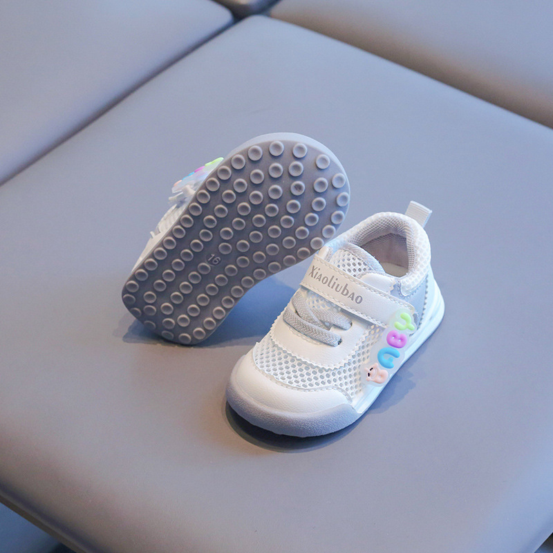 Primavera y verano Touwang zapatos para bebés pequeños zapatos para niños y niñas de suela blanda zapatos deportivos zapatos para bebés zapatos antideslizantes
