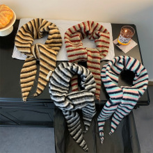 针织三角头巾女2025新款冬季韩版时尚百搭氛围感加厚保暖围巾批发