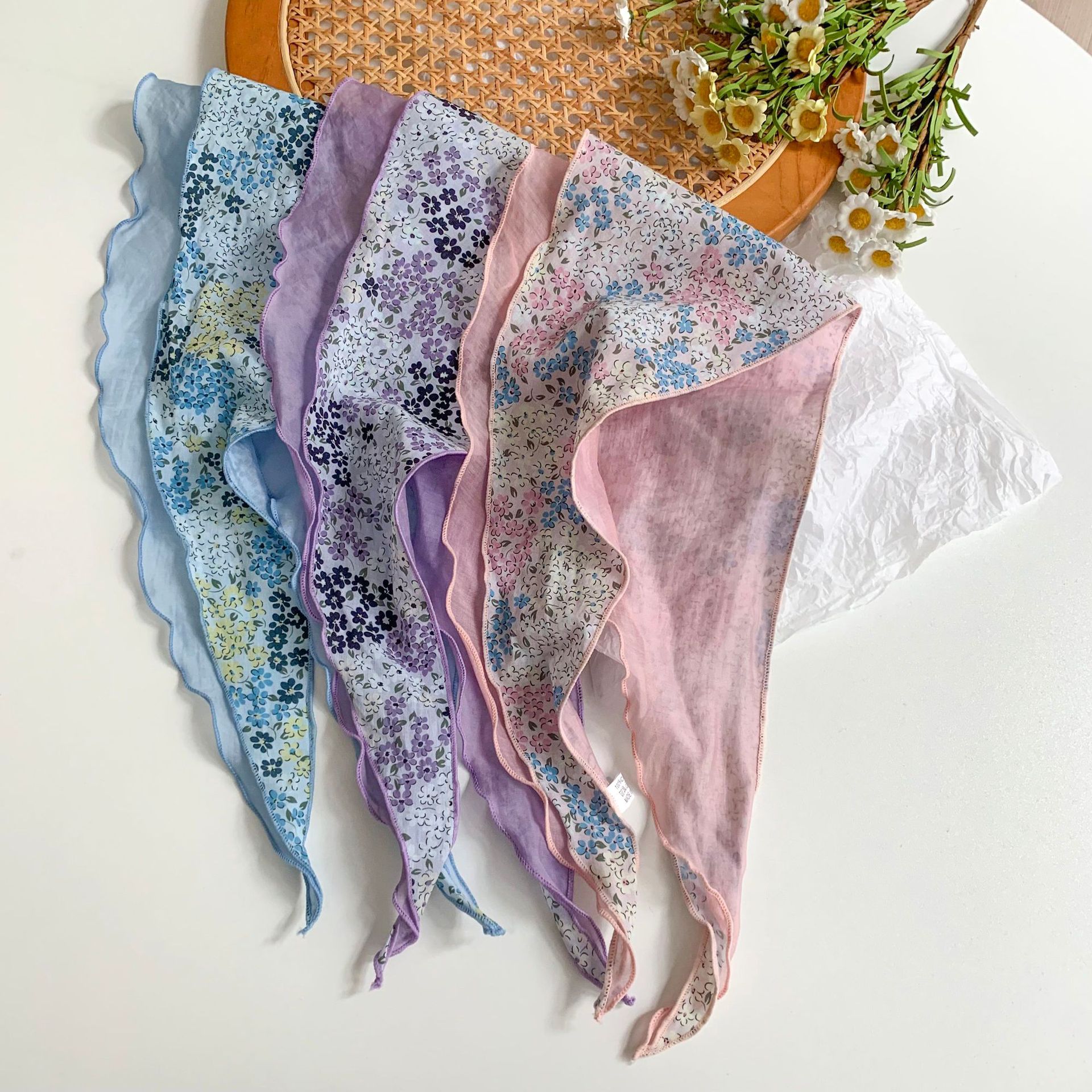Estilo japonés y coreano arte fresco color a juego algodón de seda cielo en forma de diamante costura bufanda pequeña bufanda triangular bufanda transpirable floral femenina