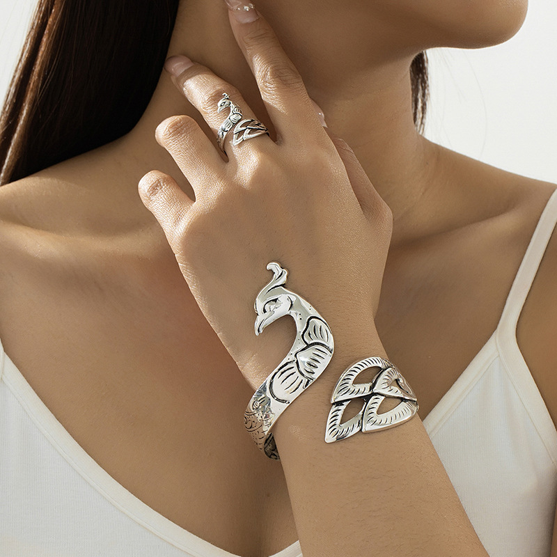 Geometrischer Pfau Armreif Mit Offenem Ring Aus Metall_voghion.com