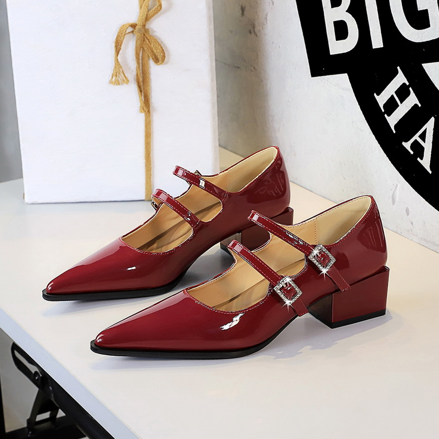 2838-5 European And American Style Fashion Retro Single For Women Patent Leather Square Root Shallow Mouth Pointed Toe_vogvips.com