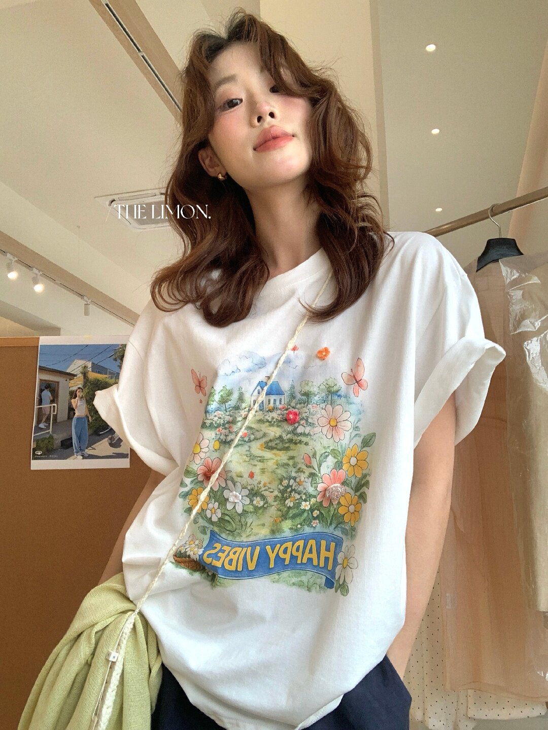 Áo thun nữ cổ tròn in họa tiết hoa vườn hè, tay ngắn, form rộng phong cách Hàn Quốc — trắng ngà chi tiết 6