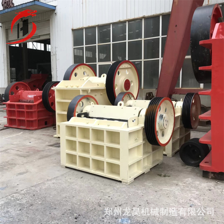 柴电两用粗碎打石机水泥块颚式破碎机鄂式鹅卵石碎石机出料均匀