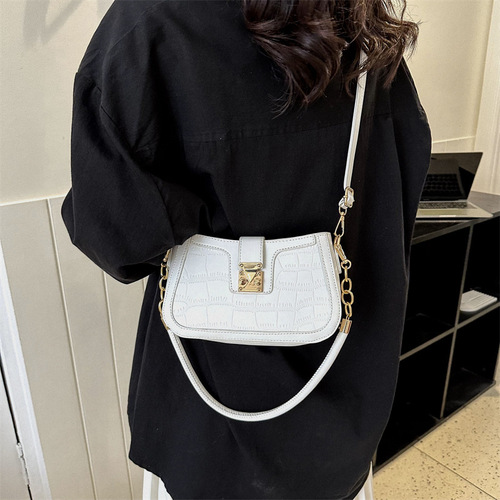 Casual Retro Small Bag  Spring New Simple Casual Crossbody Bag Stylish and Fashionable Single Shoulder Armpit Bag