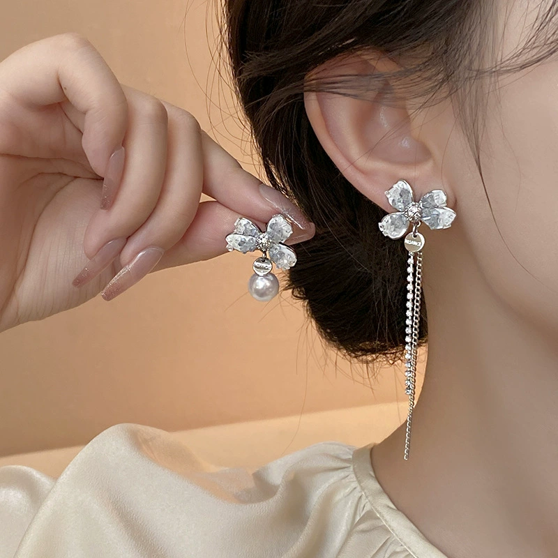 Asymmetrical retro earrings, flowered, high-quality style