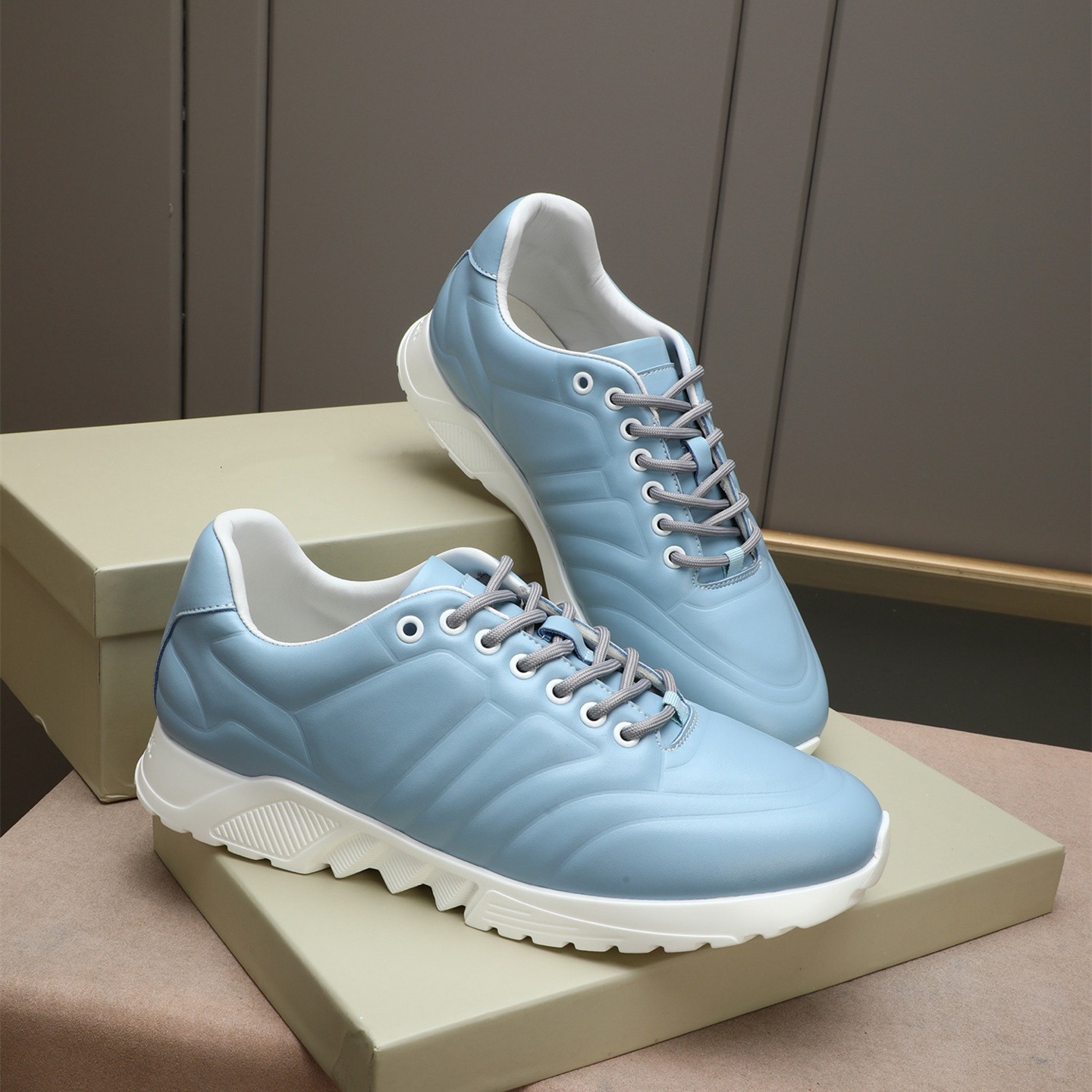 高端奢侈头层牛皮轻软舒适动感帅气简约运动旅行鞋跑步鞋休闲男鞋