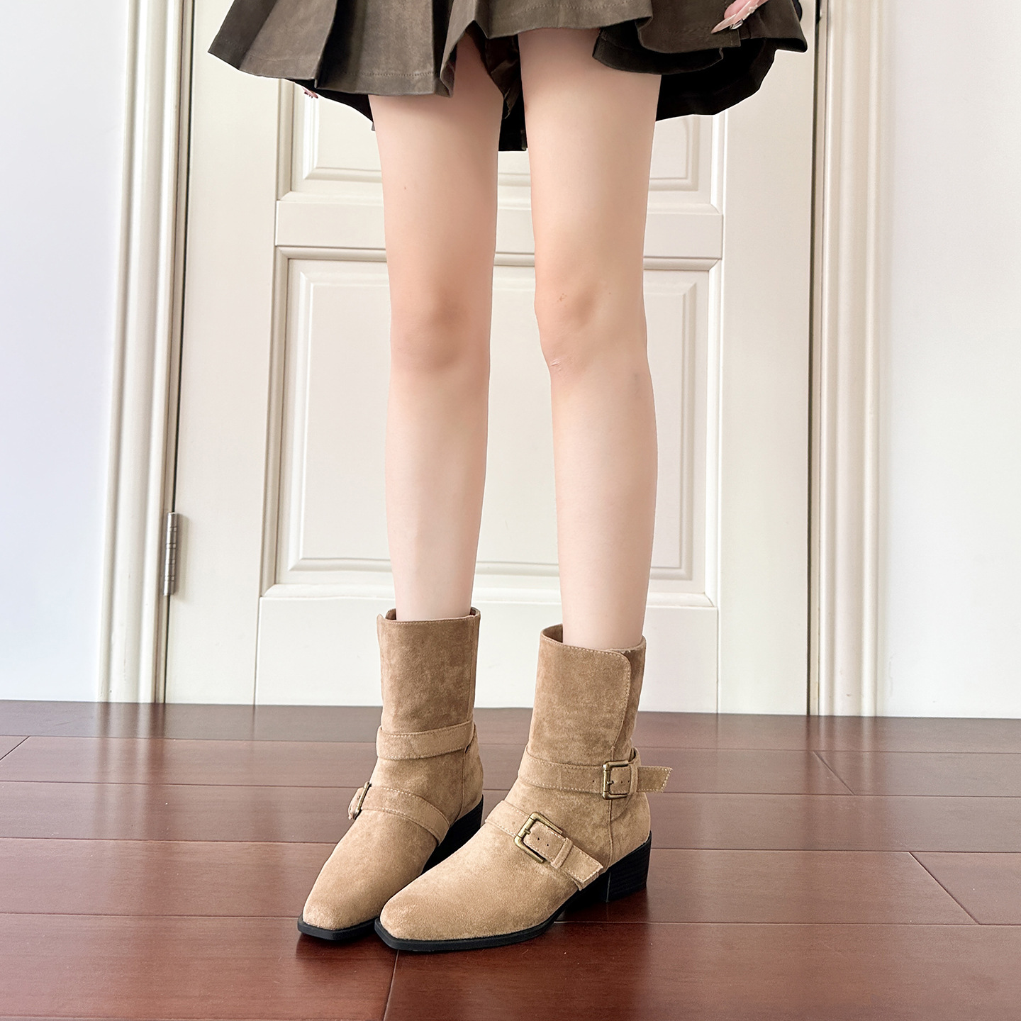 2025韩版新款可翻折粗跟方头皮带扣短靴女短筒西部靴复古瘦瘦靴女