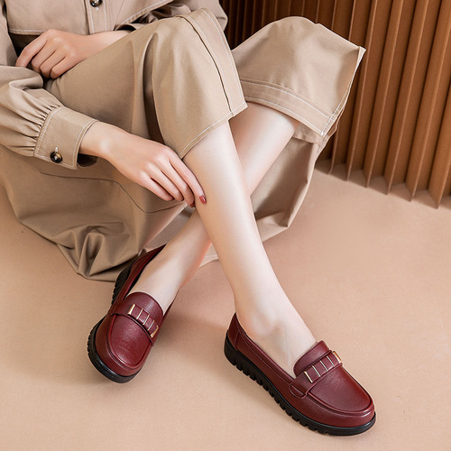 Mom's shoes spring and autumn genuine leather soft sole non-slip middle-aged and elderly women's shoes flat sole work comfortable black