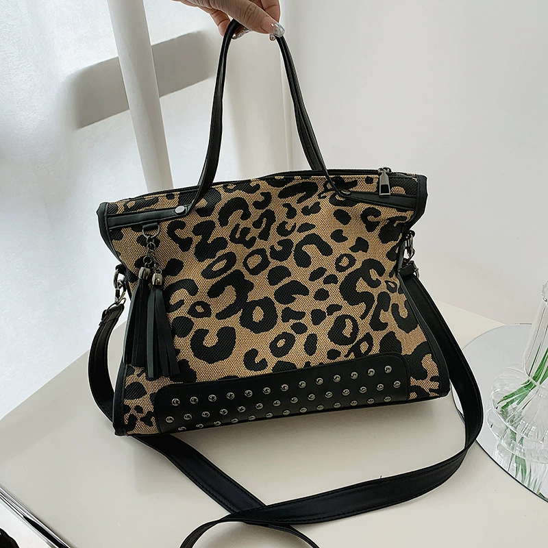 One-Shoulder Bag, leopard print with black trim, studded base & tassel, detachable strap, 0.38 kg