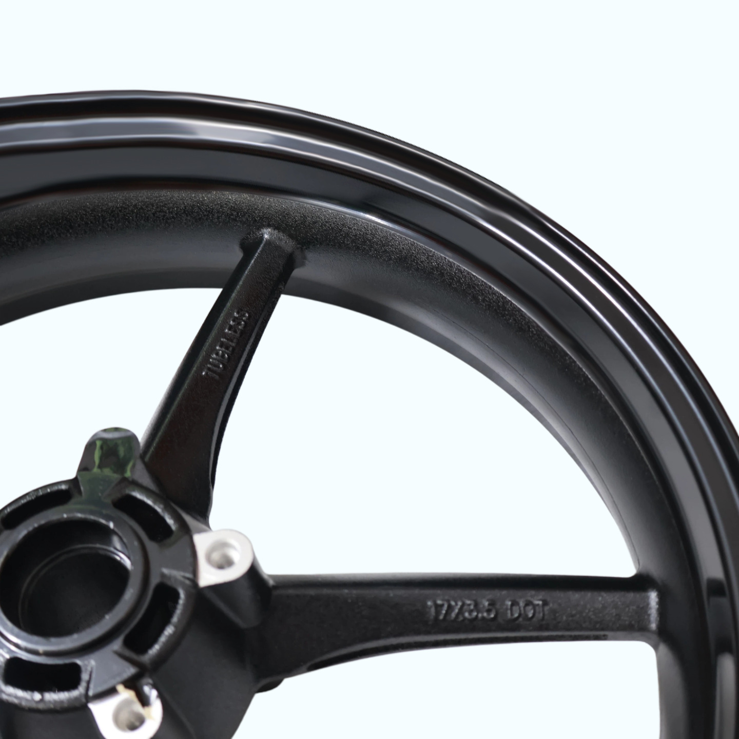 Compatible with Triumph DAYTONA 675/R front wheel hub, Street Triple 765 motorcycle rim, cast wheel hub