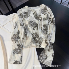 南油25年秋新品法式时尚气质百搭腰果印花复古修身显瘦针织衫打底