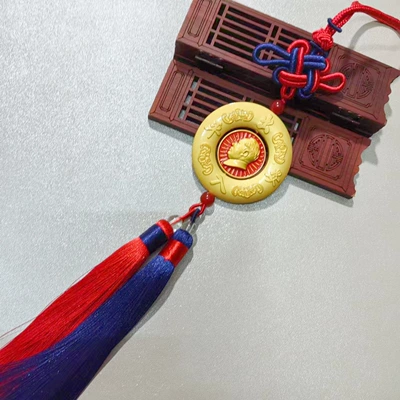 Manufacturer Wholesale Imitation Bronze Chairman Car hanging - red