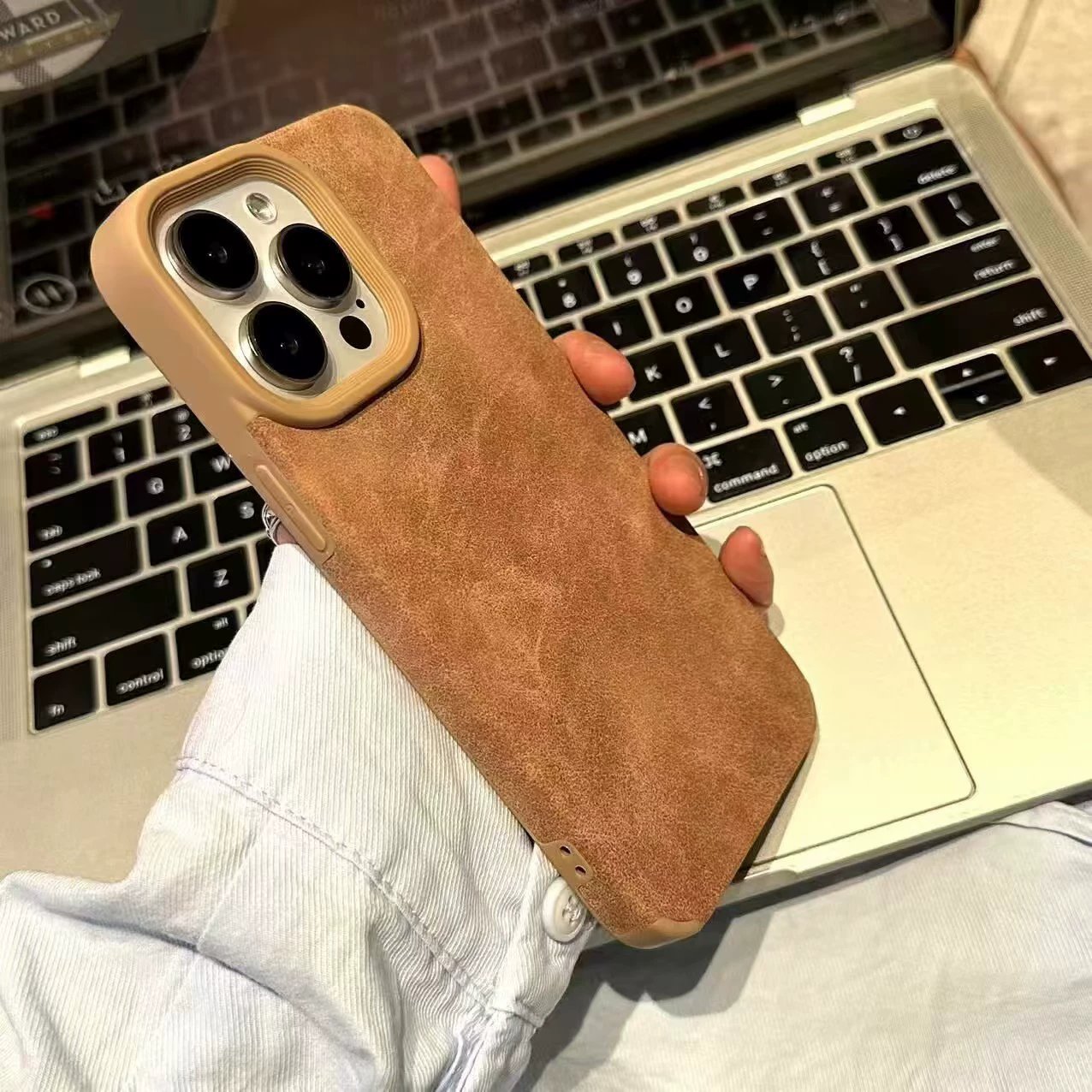 Чехол для телефона (Apple) совместимый с сериями iPhone 11–16, текстура замши ретро карамель, тонкая защитная