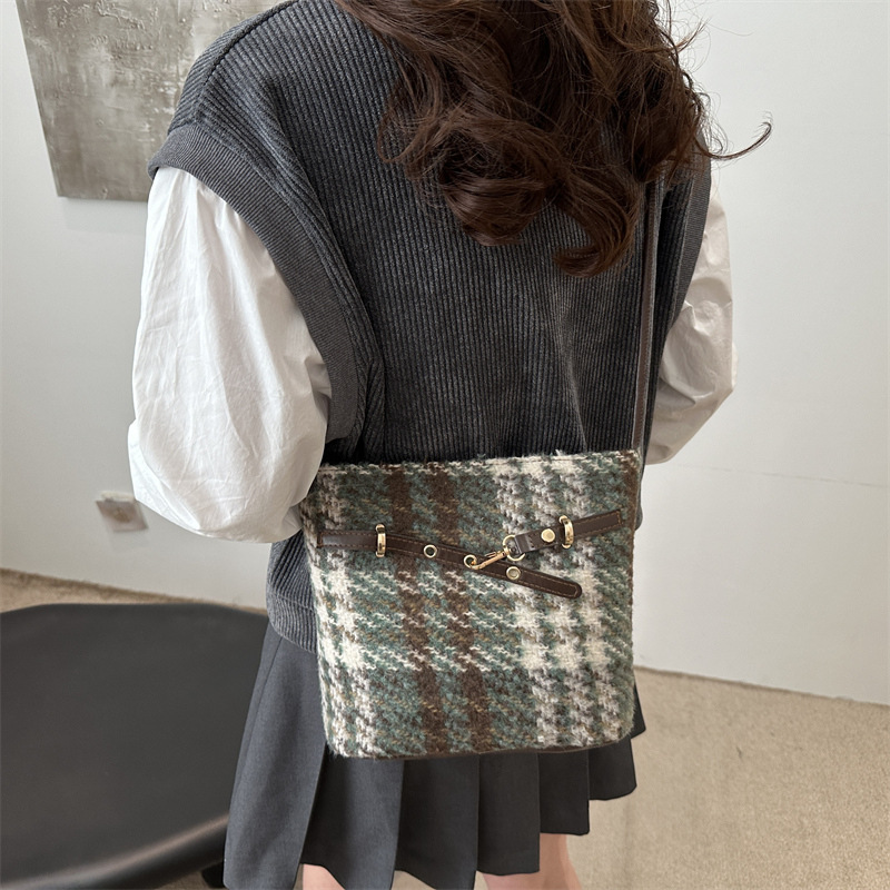 Bolsa de mano de tela a cuadrícula de gran capacidad para viajar bolsas de mujer 2024 nuevo otoño invierno exterior ocio bolsas de cubo de hombro