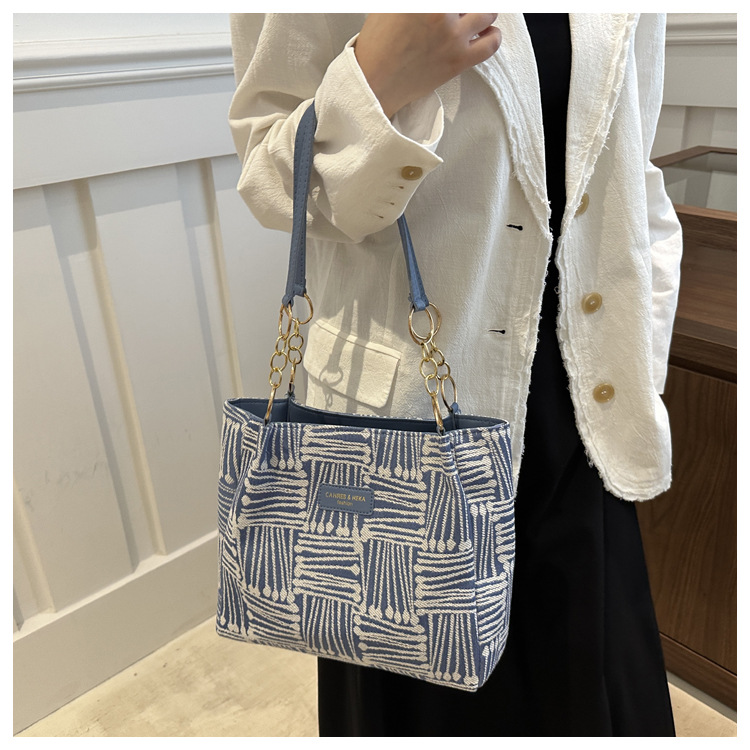 Großes Fassungsvermögen aus Canvas für Damen 2024, neue lässige Einkaufstasche für den Weg zur Arbeit, vielseitige Umhängetasche im Lazy-Style_voghion.com