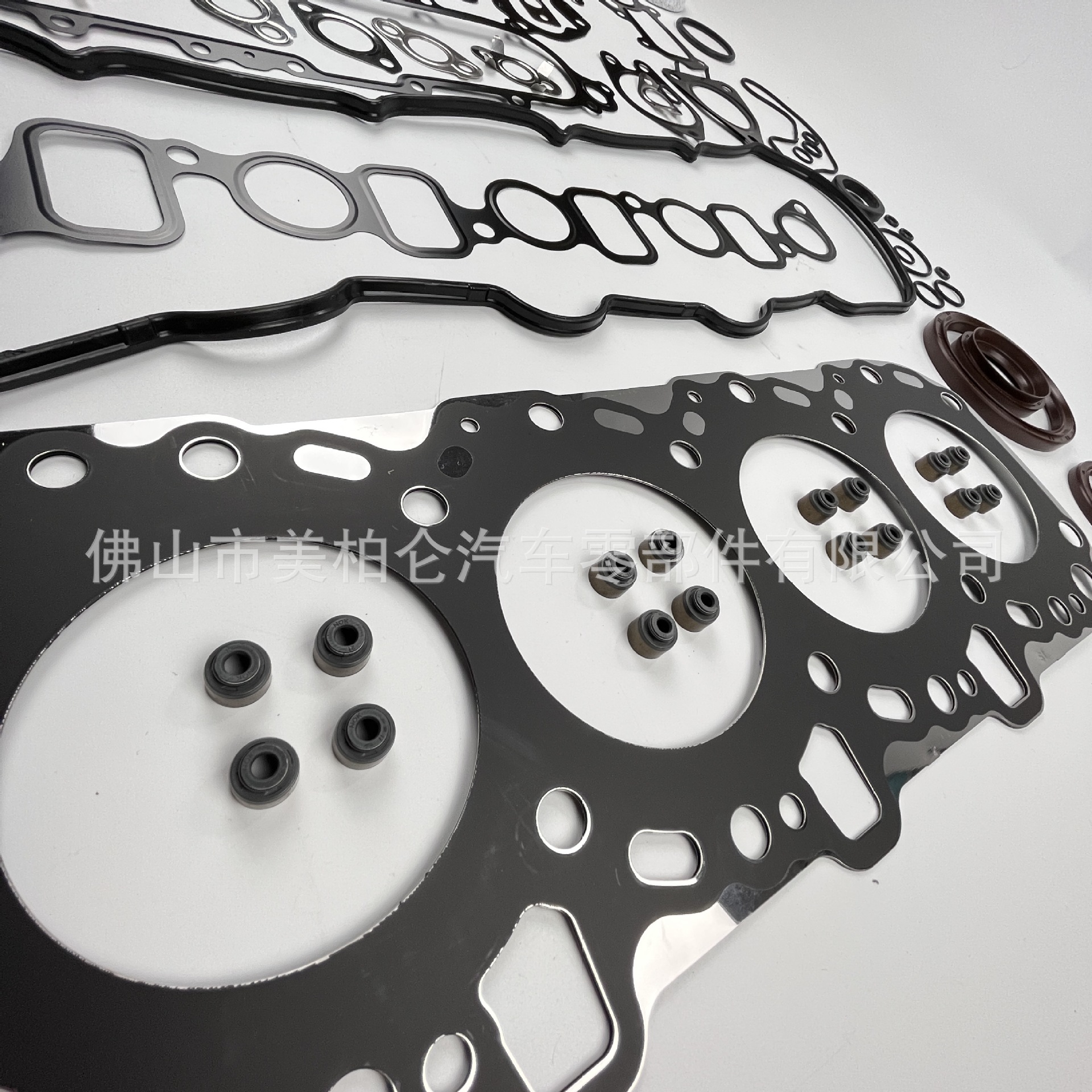 Suitable for Toyota Hiace 2Kd Engine Overhaul Kit Cylinder Gasket Repair Kit Full Gasket Set 04111-30030