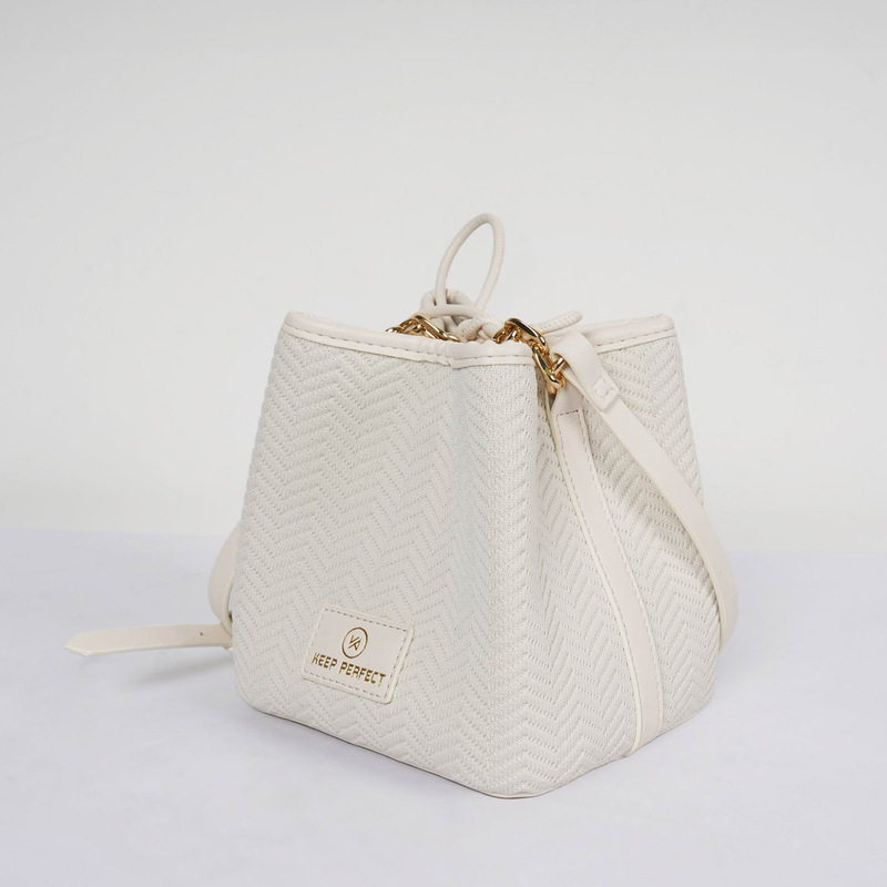 2026 New Model Fly-Woven Bucket Bag, Small Capacity, Niche Design, Simple and Stylish, Versatile for Commuting, Handbag and Shoulder Bag