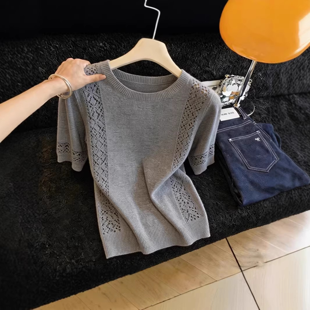 Áo thun nữ cổ tròn tay ngắn, chất liệu cotton thoáng mát, kiểu dáng đơn giản — màu xám đậm chi tiết 4