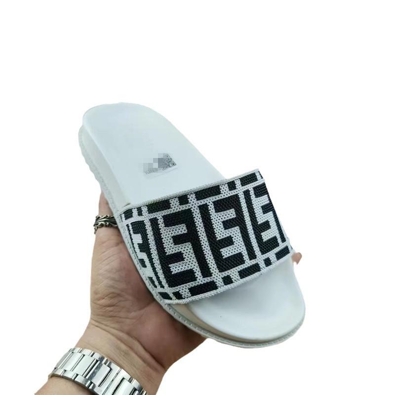 2023 verano nuevo Vietnam Camboya Nigeria sandalias de playa plana bordados hombres y mujeres zapatillas