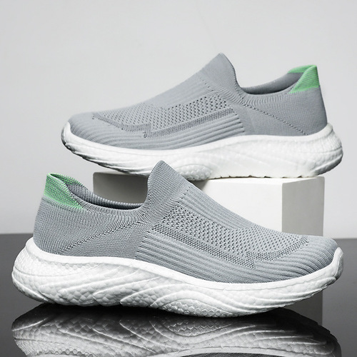 Men's shoes, breathable and odorless, one-step slip-on socks, plain color, versatile couple casual shoes, breathable flyknit single shoes.