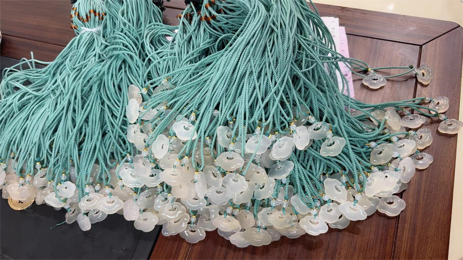 칼세도니 상서로운 구름 자물쇠 목걸이-그린