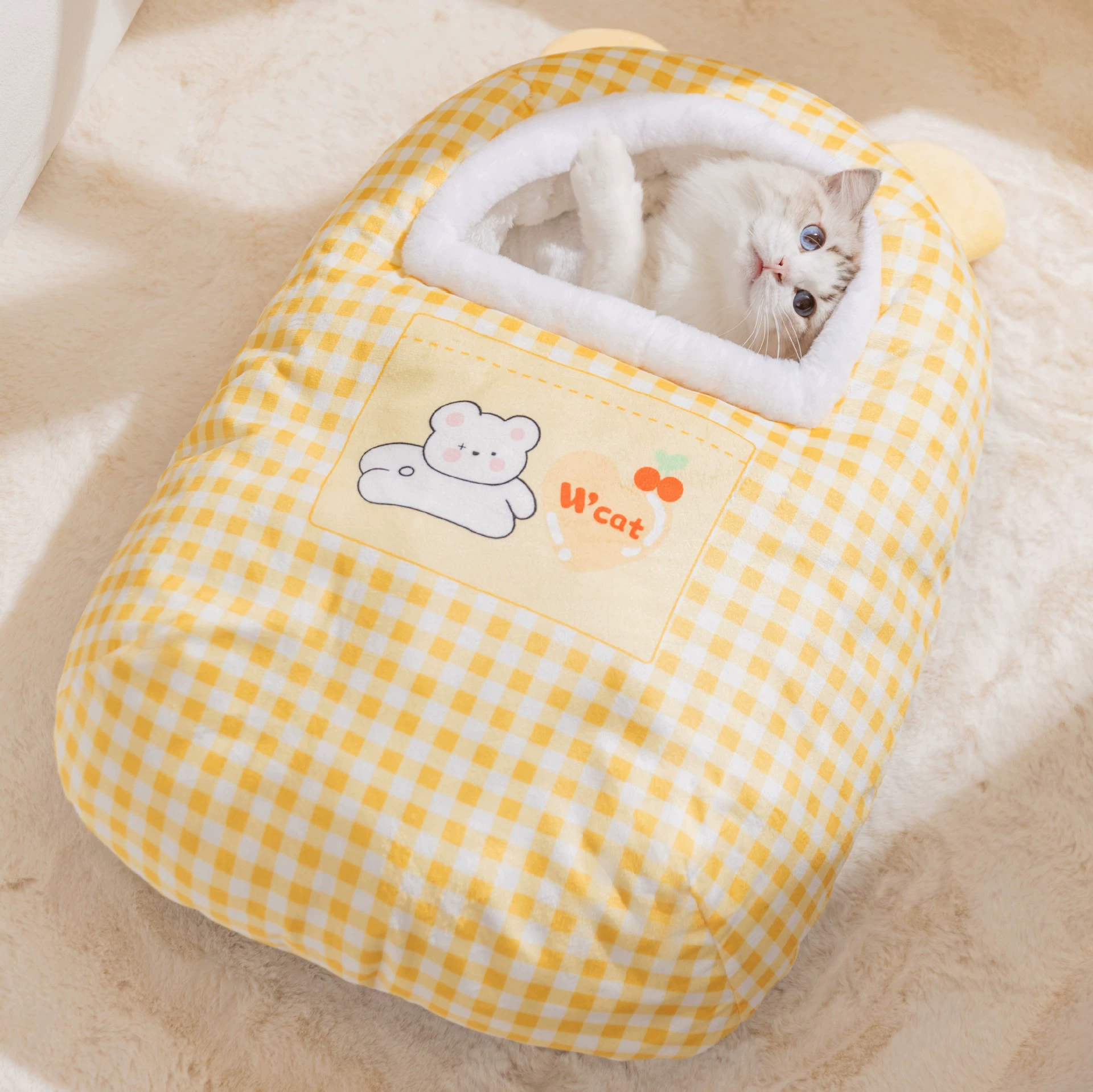 Keep warm safe sleeping bag, cat, kitten