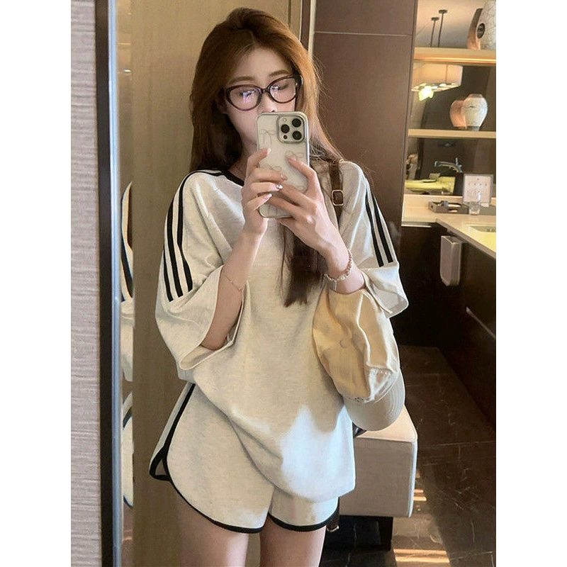 Спортивный костюм для женщин 2025 новый хлопковый шорты футболка с коротким рукавом свободный корейский стиль ленивый стиль повседневный двухкомпонентный летний комплект