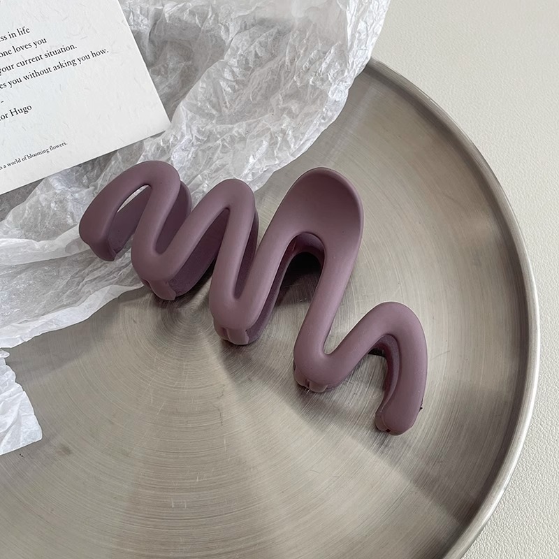 Leche marrón grande clip hembra red rojo invierno felpa horquilla trasera cabeza clip horquilla tocado tiburón clip al por mayor