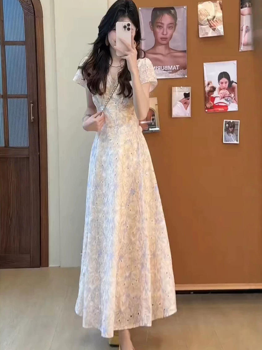 French V-Neck Floral Dress for Women, Summer 2026 New Style, Unique and Beautiful, Seaside Resort Style Long Dress