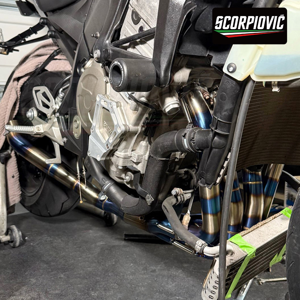 Special non-destructive installation of S1000R S1000RR integrated split front exhaust pipe special vehicle 2010-2016