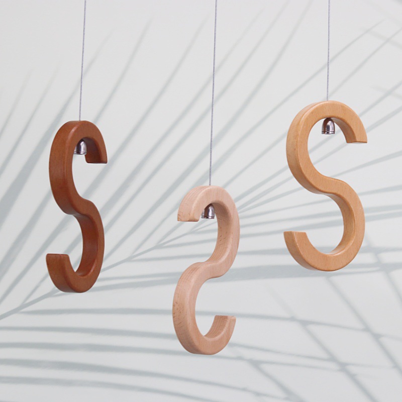创意服装店挂钩上墙女装钢丝S钩吊顶挂式墙上挂衣钩榉木S钩