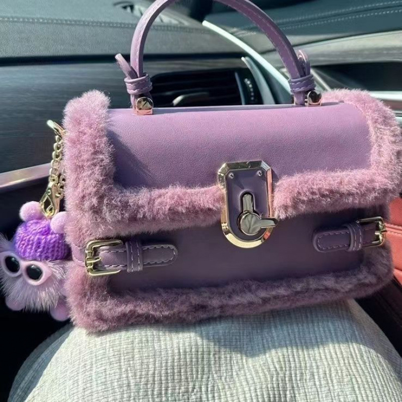 가방 여성의 2024 새로운 유행 가을 및 겨울 하이 엔드 텍스처 틈새 패션 올 매치 원 숄더 봉제 크로스 백 폭발