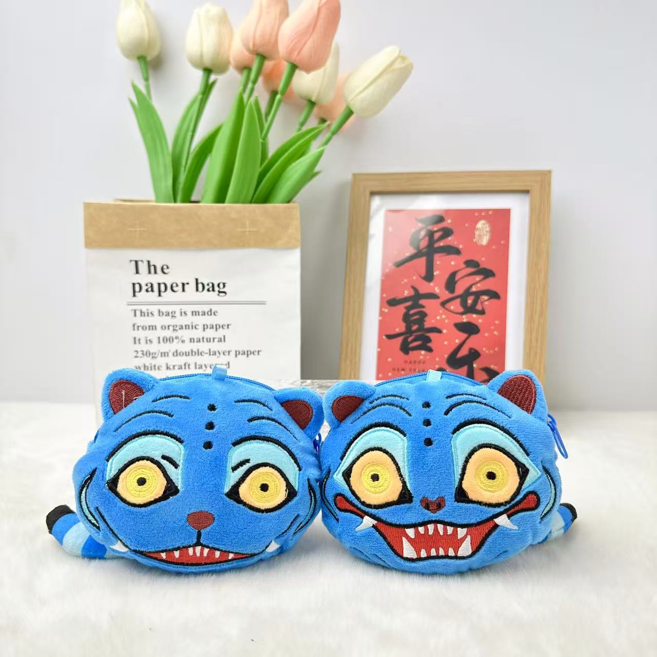 跨境猎魔女团玩偶老虎零钱包公仔耳机包毛绒玩具批发布娃娃钥匙扣