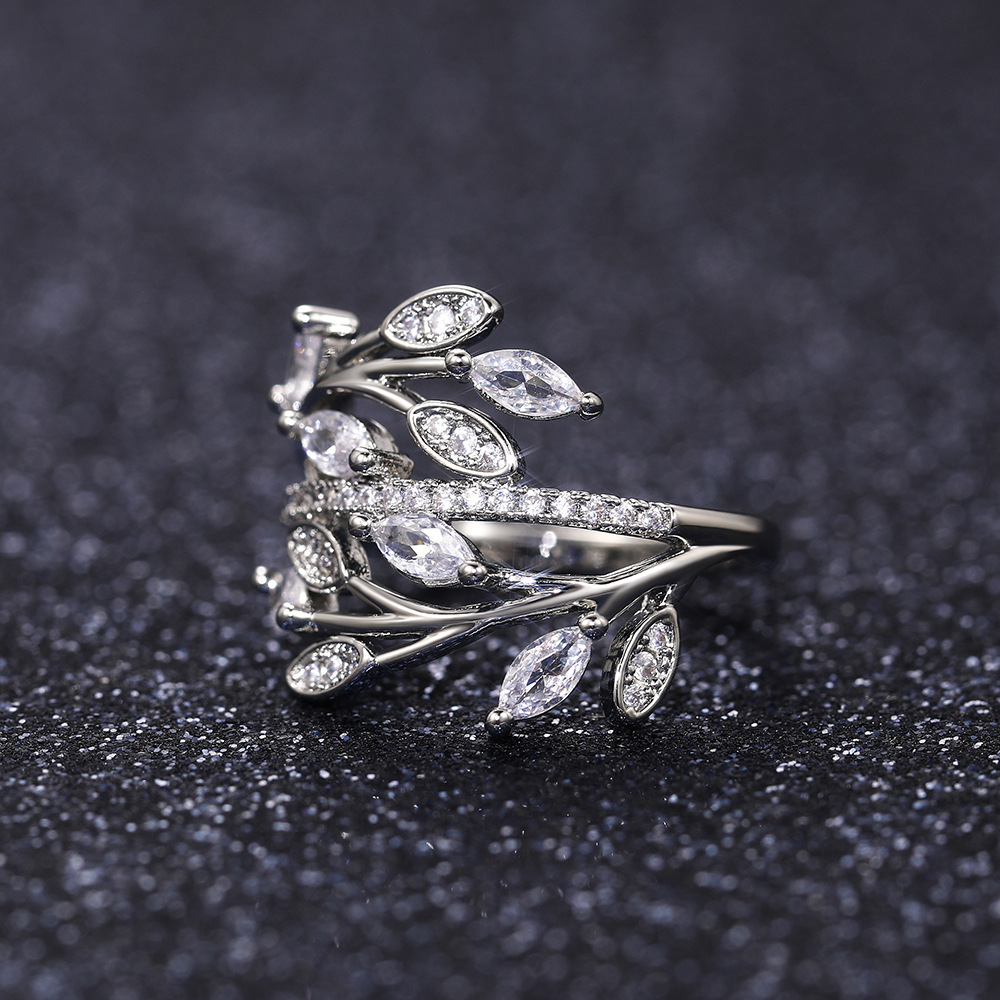 Leaf Zircon Ring For Women, Creative Twisted Flower Design_voghion.com