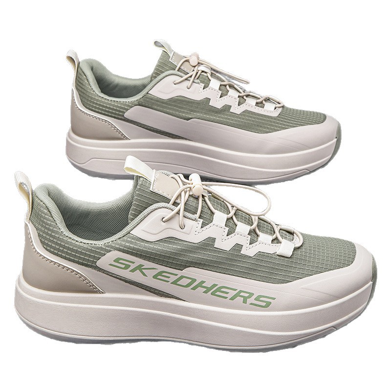 Zapatos de malla para hombres verano 2025 nuevo tipo de suela suave transpirable tendencia universal zapatos de hombre con suela gruesa aumentando la altura de las zapatillas de malla ligeras