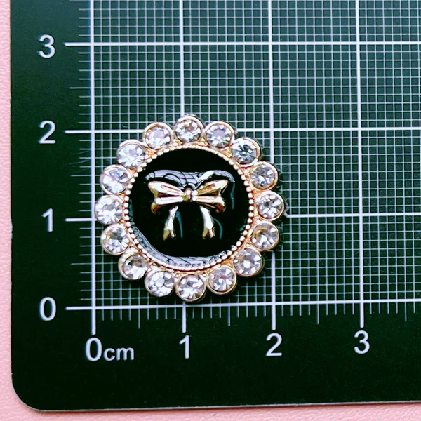 Black dot diamond bow round shape