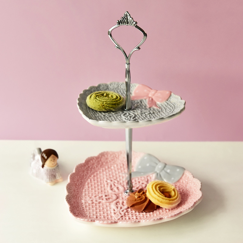 Placa de pastel de doble capa de estilo europeo, delicioso plato de dulces de postre de té de la tarde con ceremonia