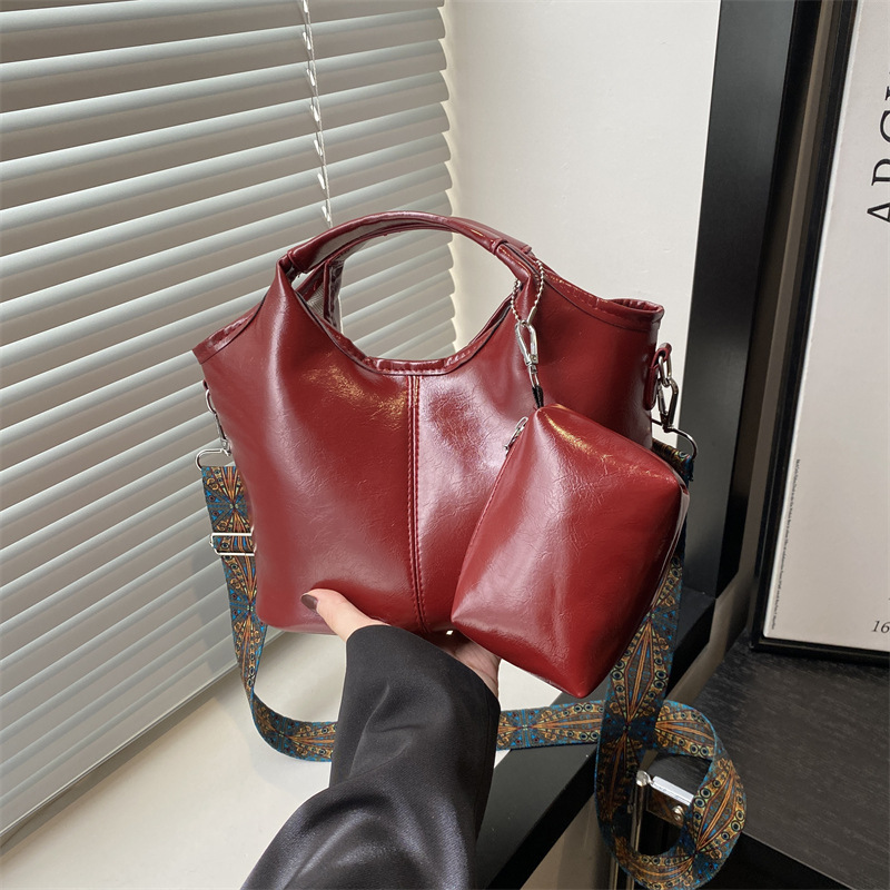 Borsa a tracolla grande e versatile stile tote bag elegante_voghion.com