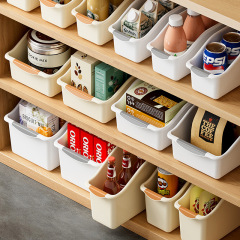 戸棚収納ケース家庭用キッチン調味料プラスチック収納バスケット斜口大サイズスナック収納バスケット高颜値