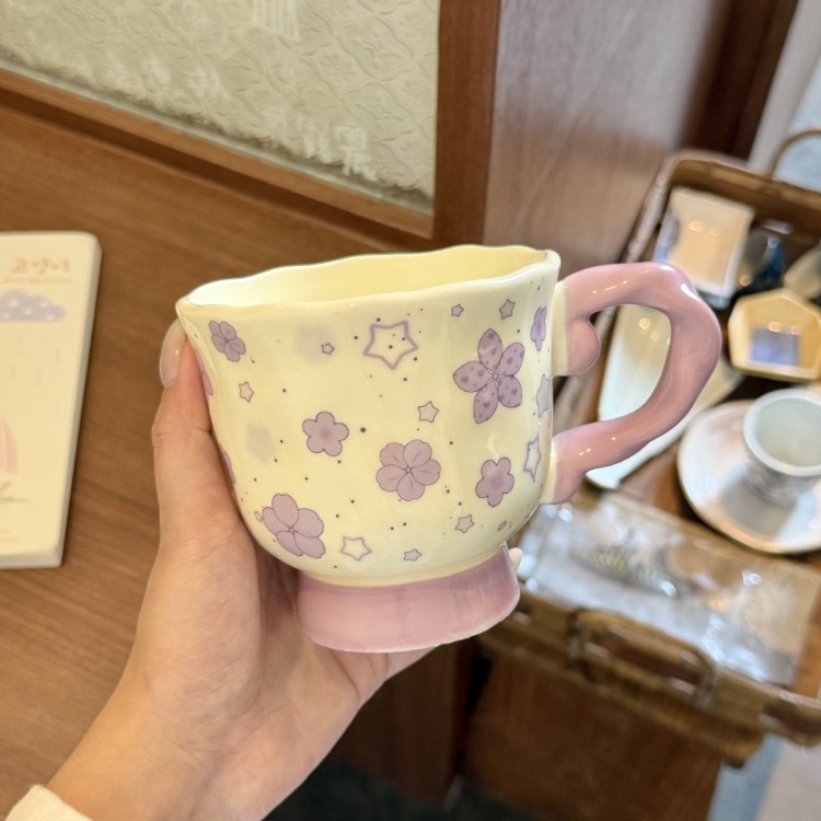 Taza de flores moradas 400ml (solo una taza)