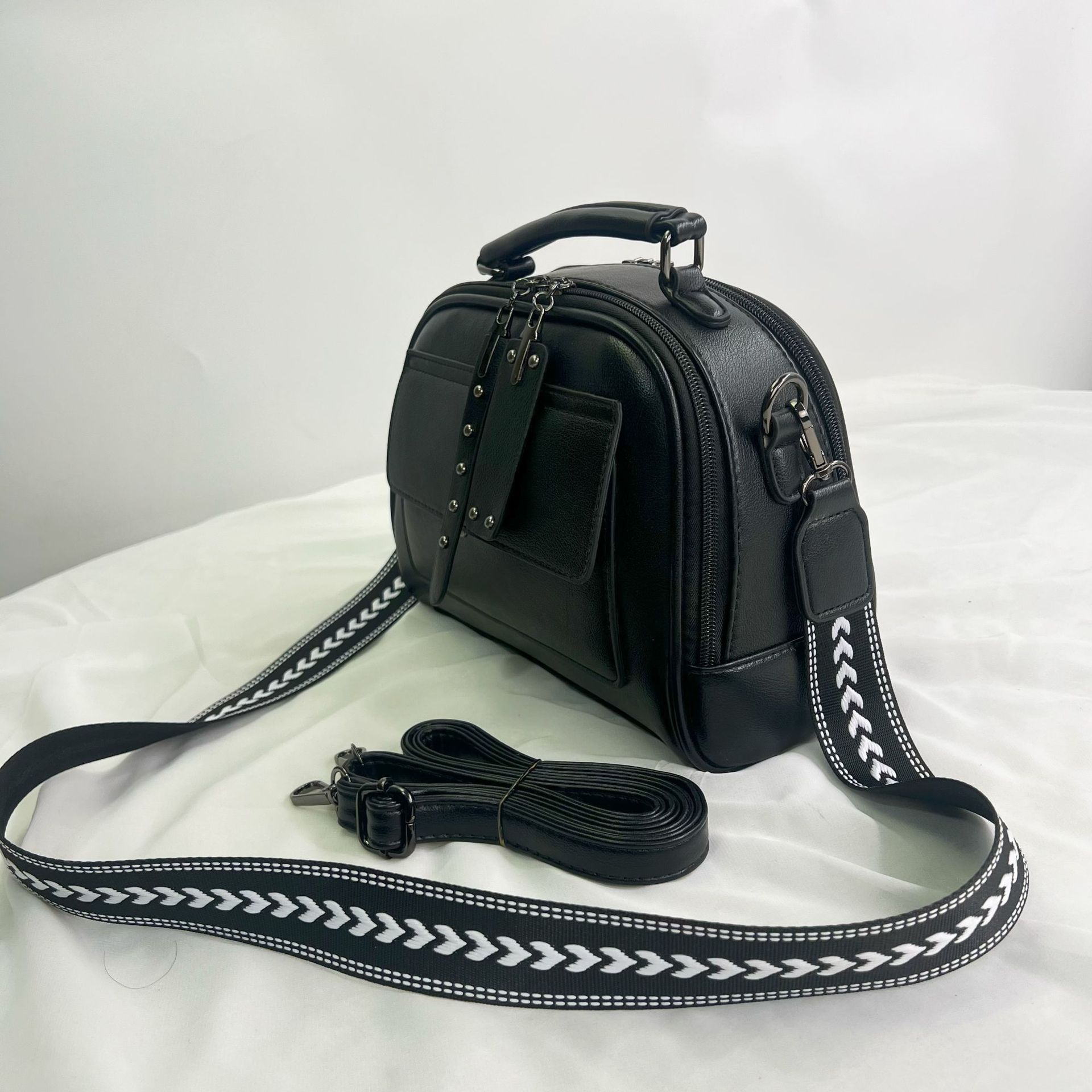 637g Weight Nylon Lining Material Zipper Closure Type Single Shoulder Strap Strap Type Saddle Bag Bags Type Street Occasion Pu Leather Material Solid Color Pattern All Seasons Season Women's Gender Classic Style Style Square Shape Medium Size Women's Medium Pu Leather Solid Color Classic Style Square Zipper Saddle Bag 21