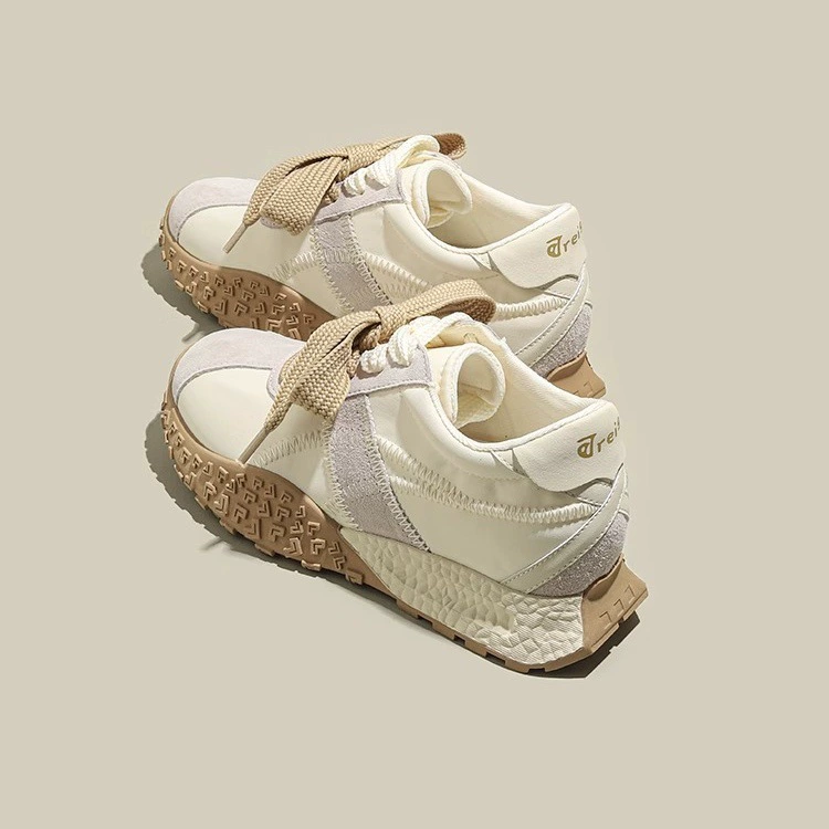 Маленькие люди с толстым дном увеличены в моральной обуви женская весна 2025 новая мода дикая обувь арган повседневные кроссовки